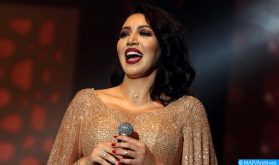 الفنانة المغربية أسماء المنور تحيي حفلا فنيا بهيجا على مسرح إكسبو 2020 بدبي