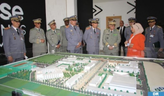 El General de Cuerpo de Ejército, Inspector General de las FAR y Comandante de la Zona Sur y el Jefe de Estado Mayor del Ejército de Mauritania visitan la COC de Tamesna