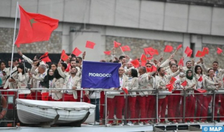 La delegación deportiva marroquí desfila en la ceremonia de apertura de los Juegos Olímpicos de París 2024