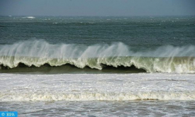 Un barco comercial encalla frente a la costa de M'diq