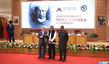 L'Académie du Royaume du Maroc rend hommage à l'écrivain nigérian Wole Soyinka, prix Nobel de littérature en 1986