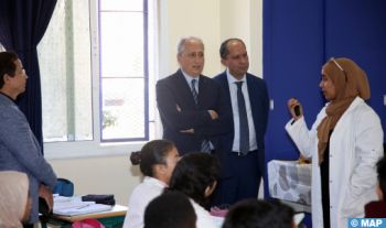 "Écoles Pionnières" : M. Berrada visite des établissements scolaires à Casablanca