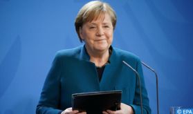 Angela Merkel "décide de se placer immédiatement en quarantaine" à domicile