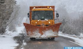 Ifrane : Les services du ministère de l'Equipement à pied d’œuvre pour le déneigement des routes