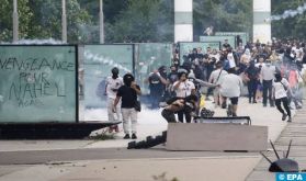 Violences urbaines: Bus et tramways suspendus en l'Île-de-France, couvre-feu dans deux villes