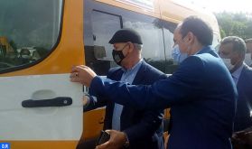 INDH : Remise de bus de transport scolaire au profit de plusieurs communes rurales de la province de Safi