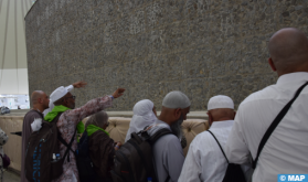 Les pèlerins pressés quittent Mina vers La Mecque pour accomplir le Tawaf d'adieu