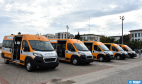 L'INDH: Remise de bus scolaires au profit de plusieurs associations à Tétouan