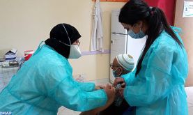 Oujda : les personnes âgées convergent vers les centres de vaccination contre la Covid-19