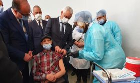 M. Ait Taleb visite deux stations de vaccination dans la province de Midelt