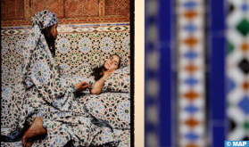 Marrakech: "L'invisible dévoilé", une exposition captivante de Lalla Essaydi invitant à interroger les thèmes du genre et de l'identité