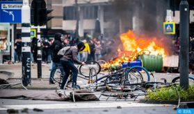 Covid-19: Émeutes aux Pays-Bas après l'instauration d'un couvre-feu