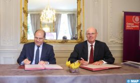 Signature à Paris d'une convention de coopération entre la CDG et la CDC