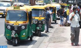 A Delhi, les tuk-tuks convertis en ambulances de fortune